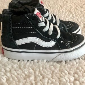 Toddler high-top Vans with heel zipper